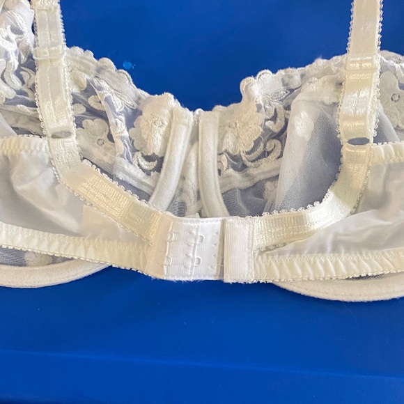 Felina White Lace Bra - Picture 5 of 16